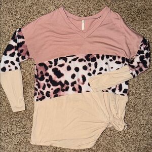 Now N Forever Women's xl Pink and Cream Leopard Print Top.